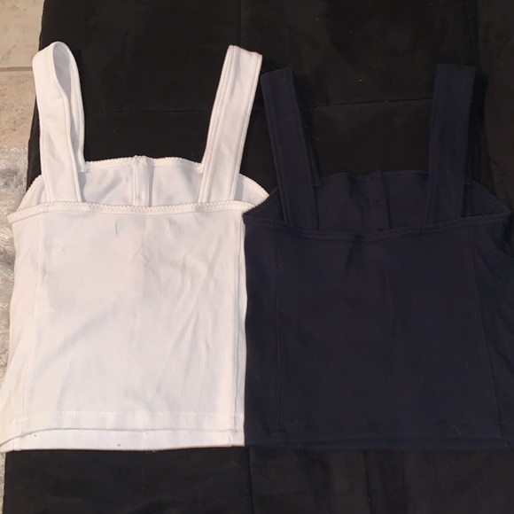Set of 2 Abercrombie Tanks - Picture 2 of 3